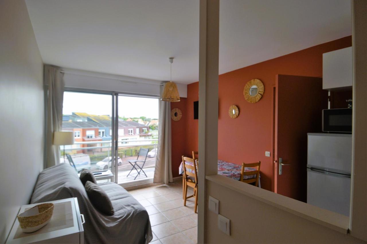 Appartement Au Pied De La Plage - Balcon - Parking Courseulles-sur-Mer Exterior photo