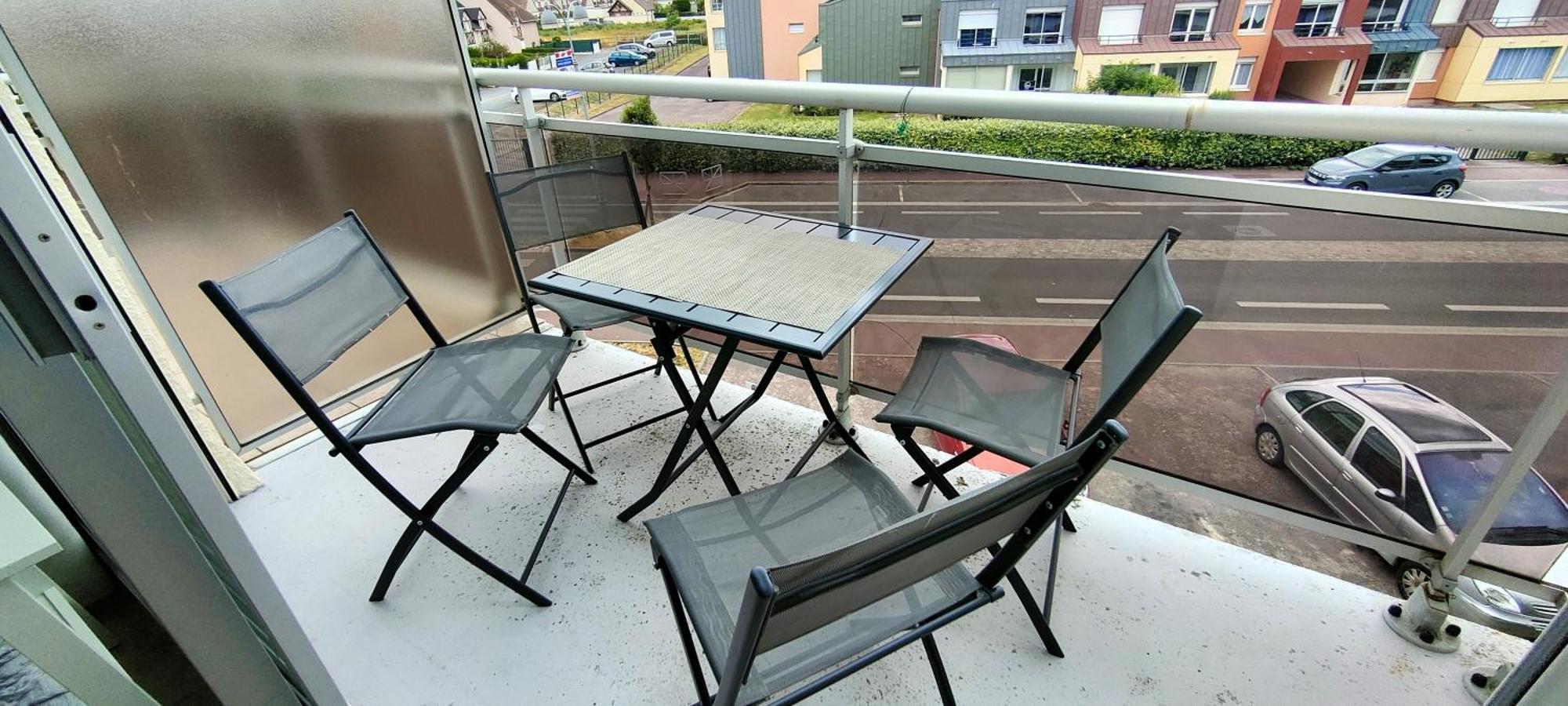 Appartement Au Pied De La Plage - Balcon - Parking Courseulles-sur-Mer Exterior photo