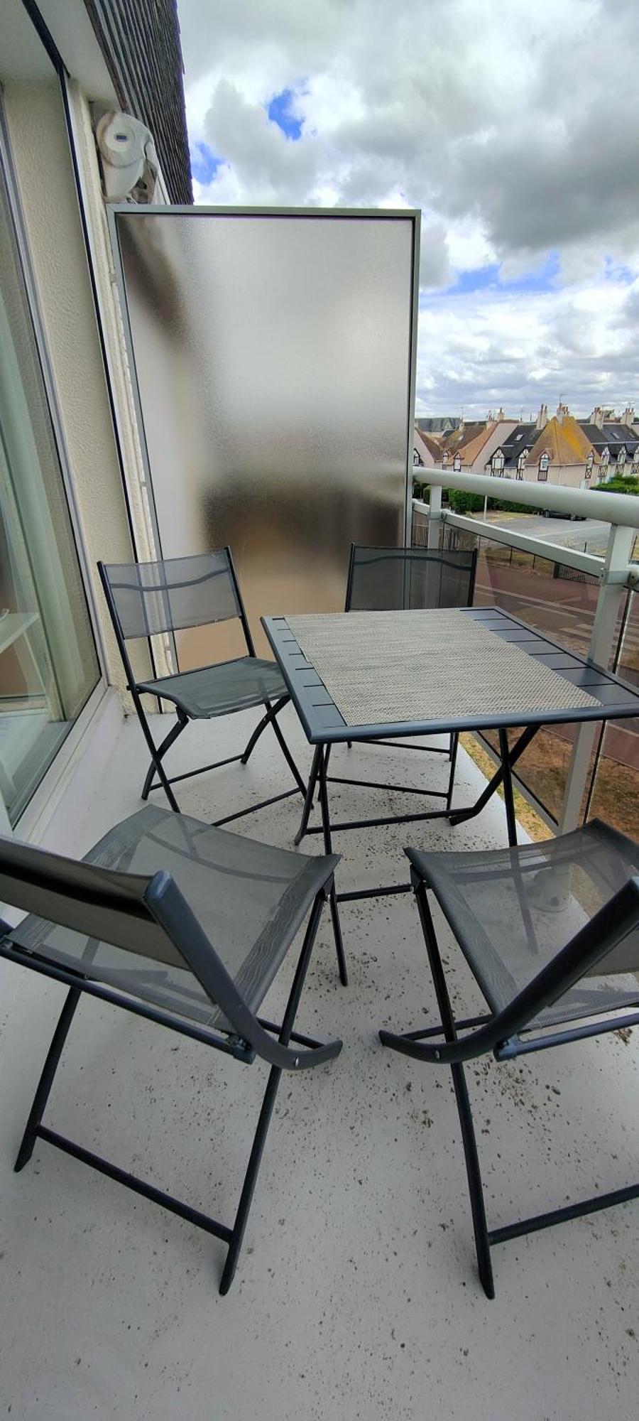 Appartement Au Pied De La Plage - Balcon - Parking Courseulles-sur-Mer Exterior photo